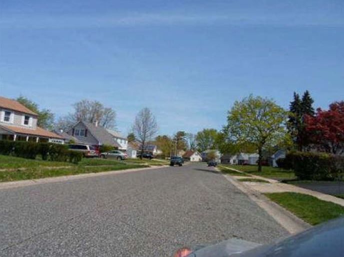 2nd image of 33 Midvale Ln