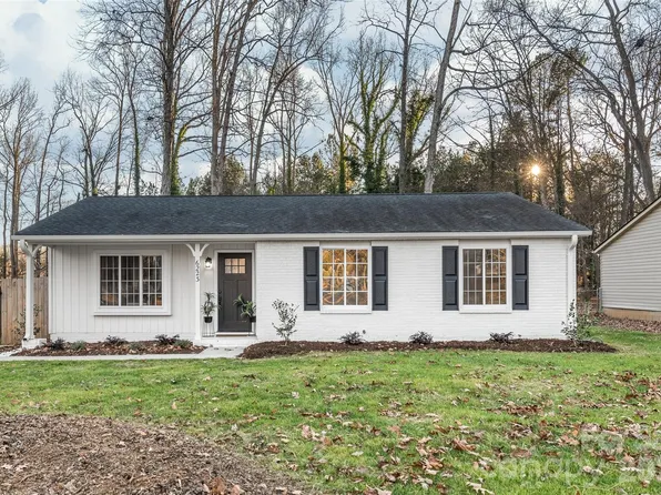 6223 Judas Tree Ln, Charlotte, NC 28227