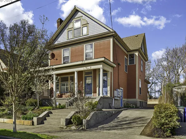 237-239 NE Graham St, Portland, OR 97212