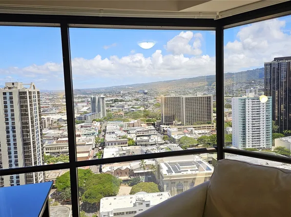 1088 Bishop St APT 2901, Honolulu, HI 96813