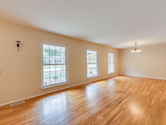 2nd image of 13001 Ambois Dr