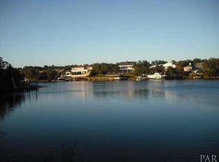 88 Fairpoint Dr, Gulf Breeze, FL 32561