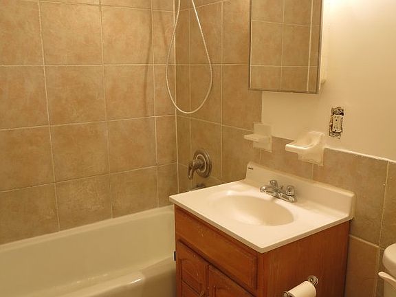 5th image of 2247 7th Ave APT 2E