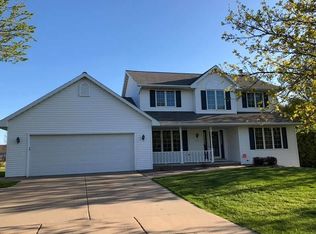 3066 Stonefield Trl, Green Bay, WI 54313