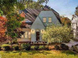 841 Fisher Rd, Grosse Pointe, MI 48230