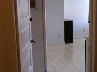 211 College Dr APT 2, Daleville, VA 24083