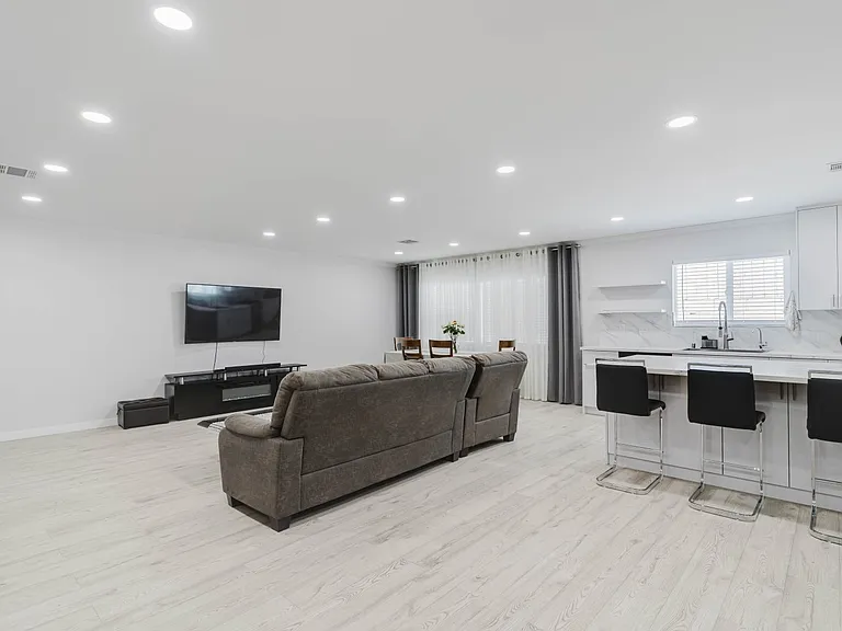 8963 McLennan Ave — Photo 7