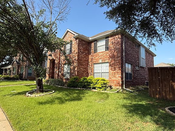 2nd image of 2302 Chapelwood Dr