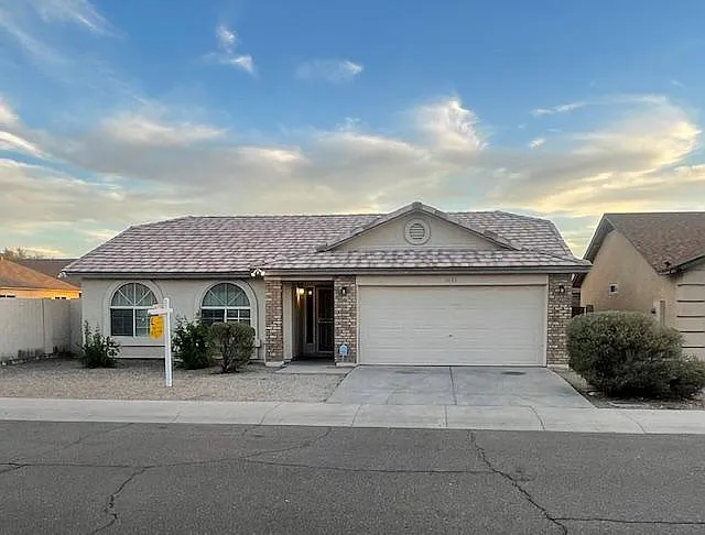 3033 W Graham Trl