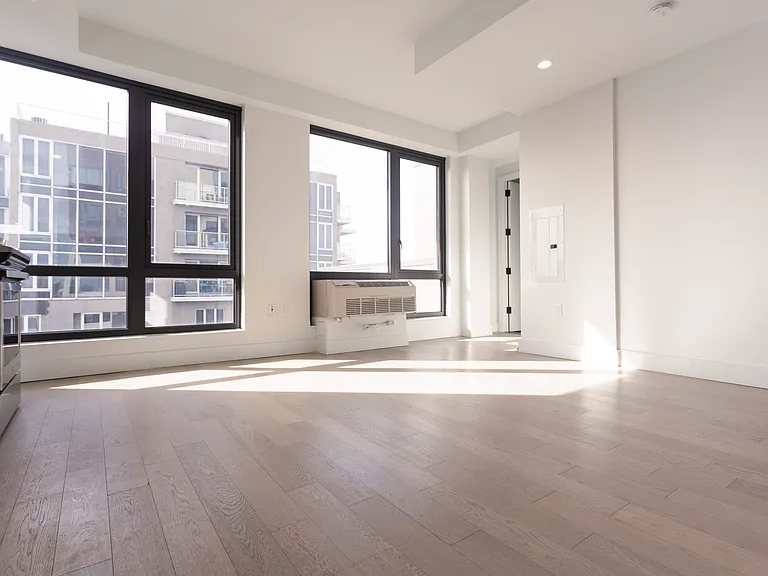 635 4th Ave #801 — Photo 3