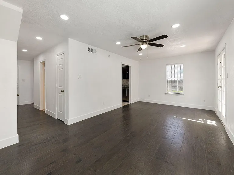 4624 San Jacinto St #D — Photo 6