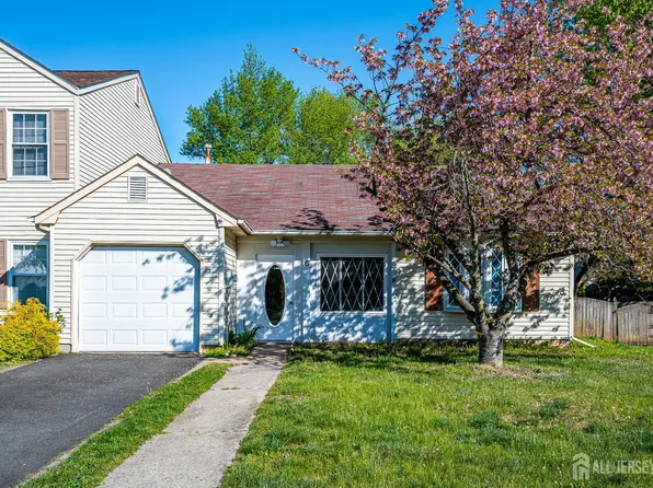 6 Woodbury Rd, Edison, NJ 08820