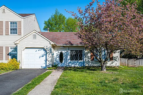 6 Woodbury Rd Photo 1