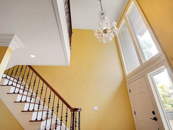 3rd image of 150 High Pond Dr