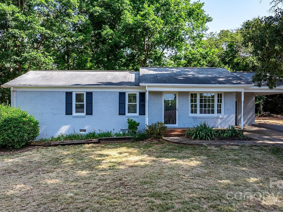1st image of 303 Cedarwood Dr