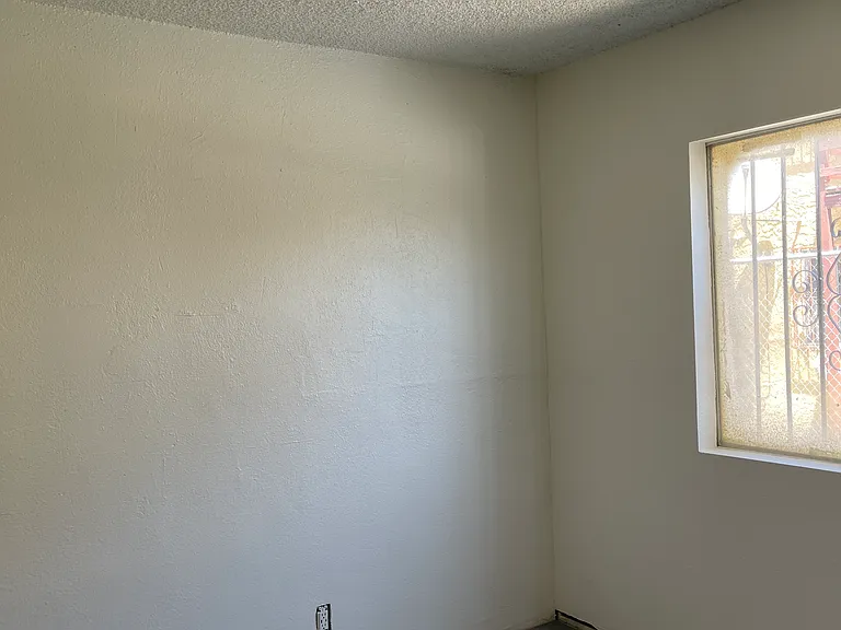 10616 S Central Ave #A — Photo 14
