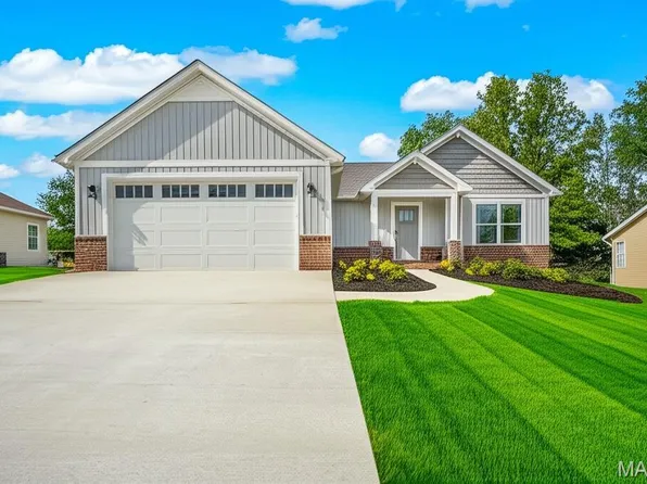 403 Briarcliff Dr, Waterloo, IL 62298