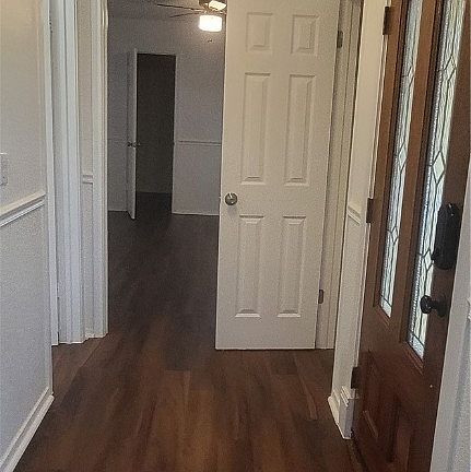 3rd image of 1203 Fairlawn Cv