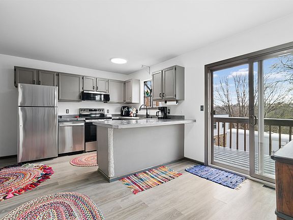 4th image of 410 Clarke Dr APT B