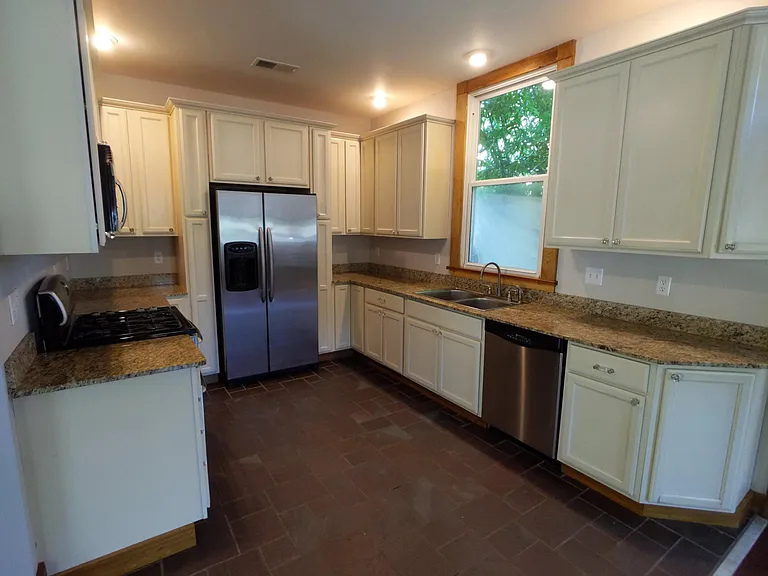 3725 Cleveland Ave — Photo 12