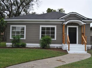 211 S Grand Ave, Gainesville, TX 76240