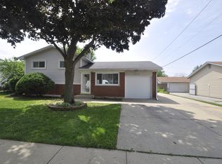1694 Clifford St, Glendale Heights, IL
