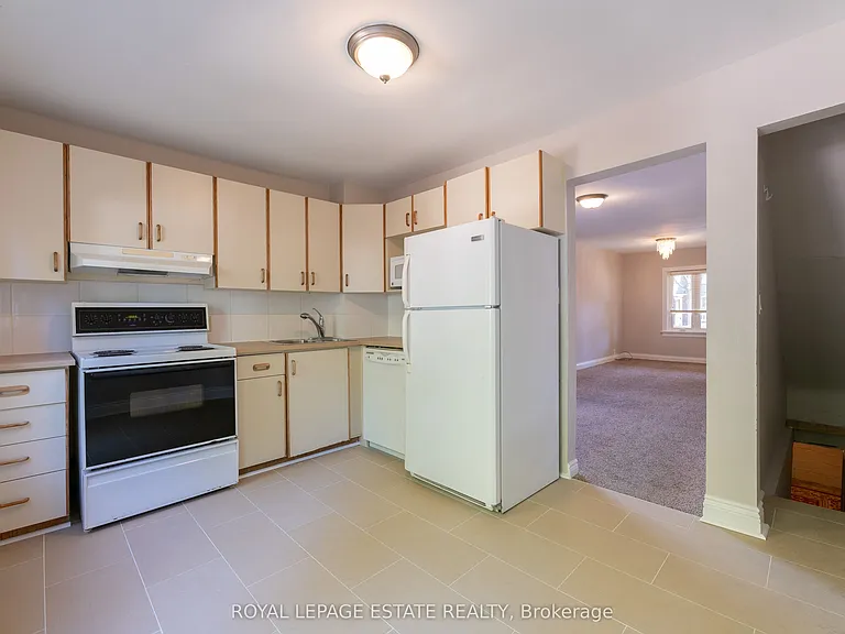 326 Monarch Park Ave — Photo 11