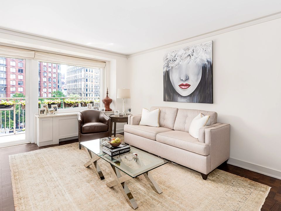 1st image of 201 W 70th St APT 6G
