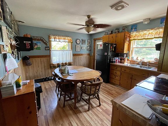 5th image of 62 Dewey Boulevard