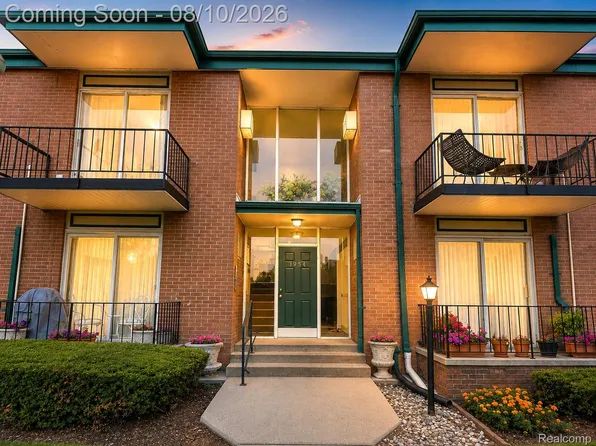 1954 Axtell Dr APT 5, Troy, MI 48084