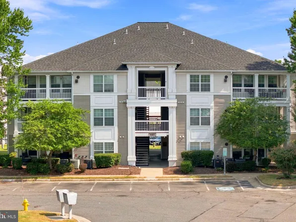 8103 Lacy Dr APT 301, Manassas, VA 20109