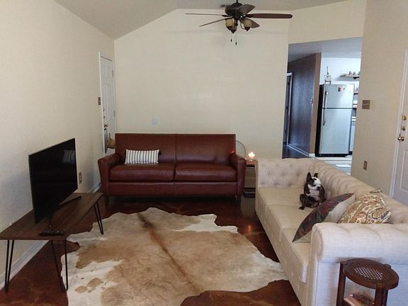 3rd image of 4303 Thunder Creek Dr APT A