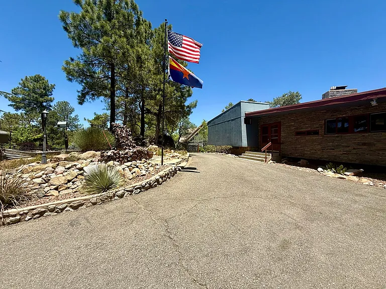 515 Sierra Prieta Dr — Photo 3