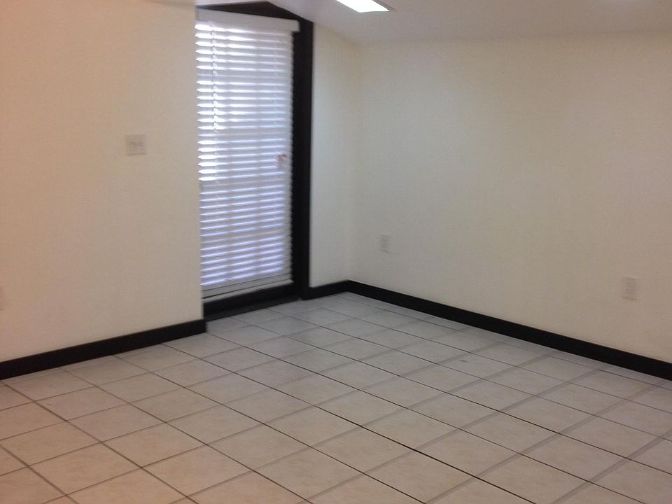 2nd image of 2621 SW 20th St