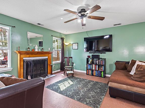 5th image of 2492 Seven Kings Rd