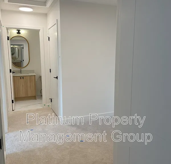 562 Seton Cir SE #402 — Photo 5