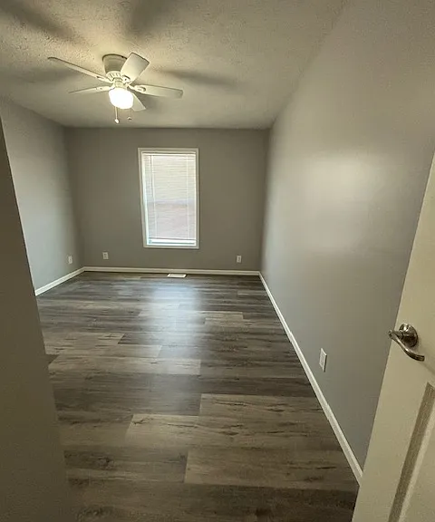 911 N Riverside Dr #7 — Photo 12