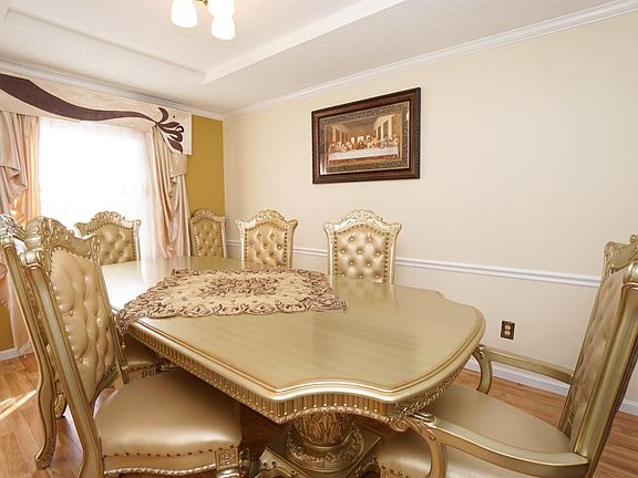 4th image of 2033 Woodcreek Dr