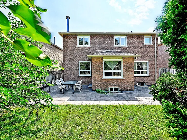 35 Dakin Dr — Photo 48