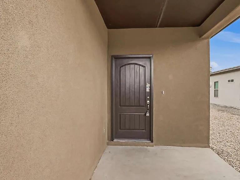 11500 Summer Dr #B — Photo 2