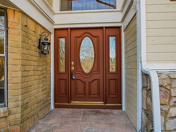 2nd image of 606 Ironwood Dr