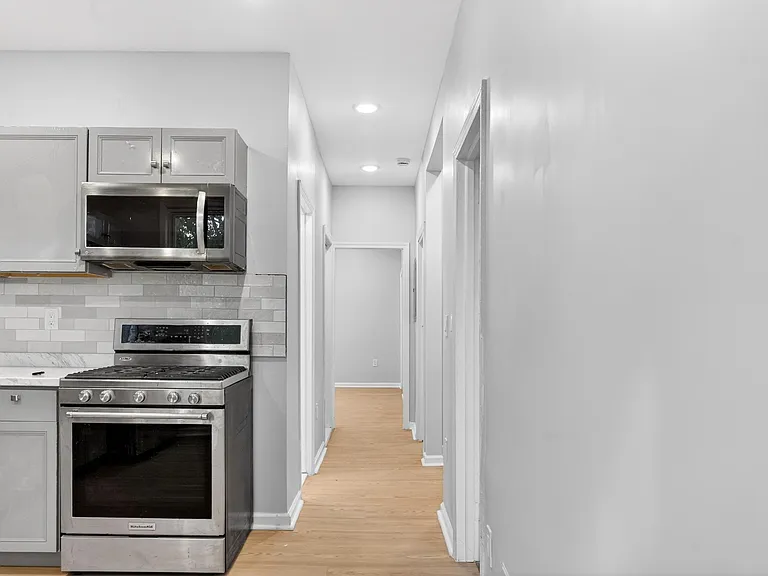 12 E 49th St #2 — Photo 17