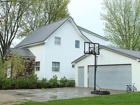 2 car detached garage