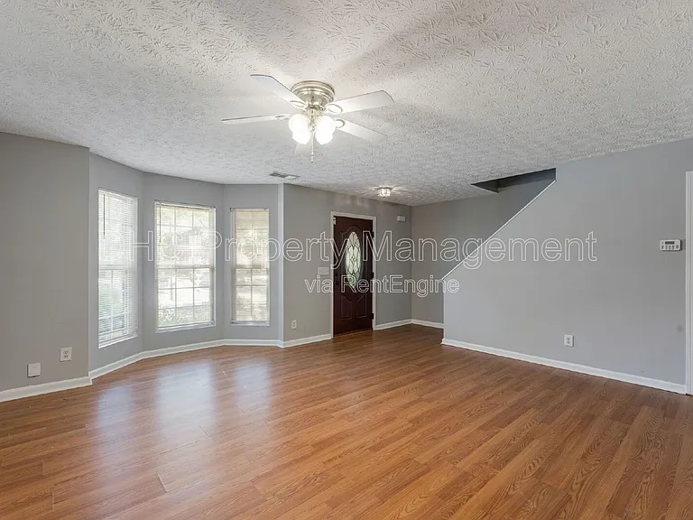 5625 Strathmoor Manor Cir — Photo 2