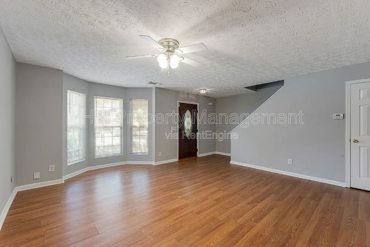Building Photo - 5625 Strathmoor Manor Cir