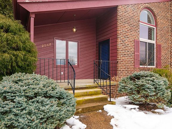 3rd image of 2062 Rosedale Ct