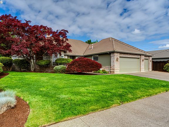 3rd image of 3030 Metolius Dr