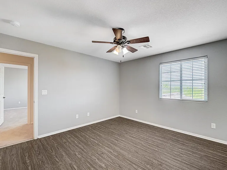 6637 Cliff Shore Ct — Photo 52