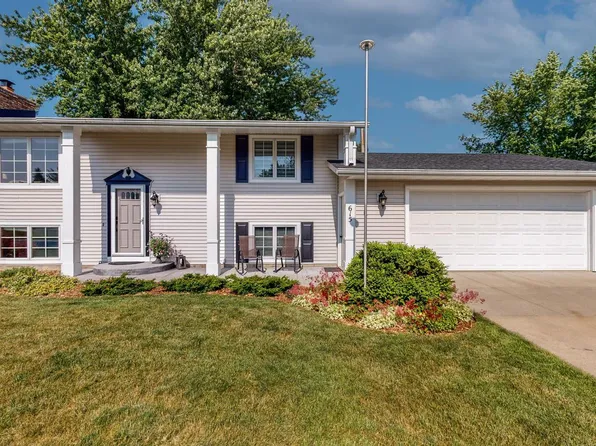 615 8th Ave NE, Stewartville, MN 55976