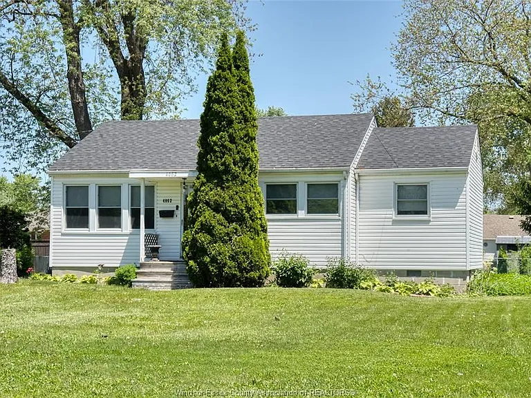 4062 Roseland Dr E — Photo 3